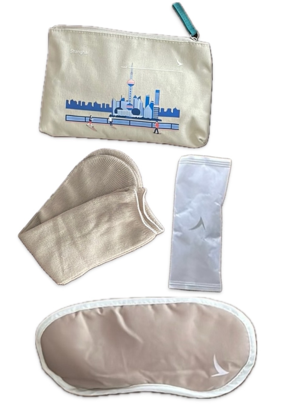 Cathay Pacific Beige Shanghai Cityscape Travel Amenity Pouch Kit New